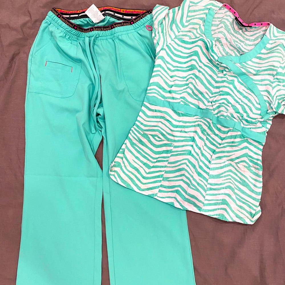 HeartSoul mint women’s matching scrub set